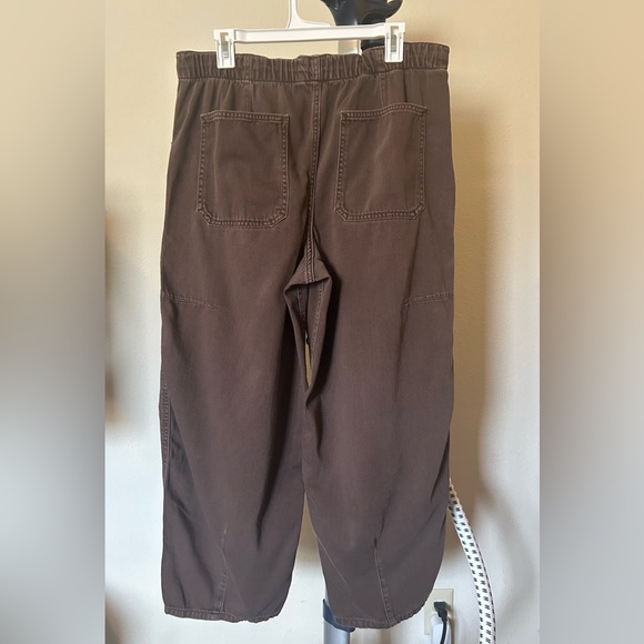 Free People We The Free Silverton Pull-on Barrel Jeans Brown / Chocolate M - Picture 5 of 13